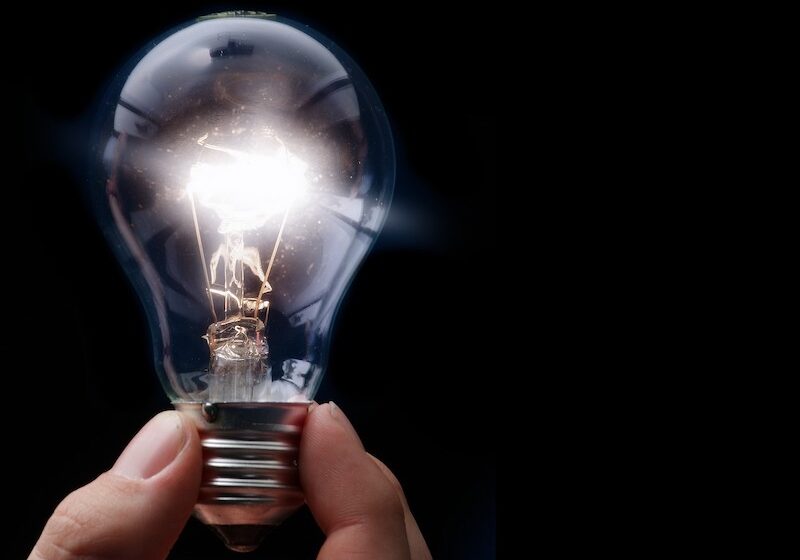Bollette elettriche, costi a +108% tra il 2019 e il 2023
