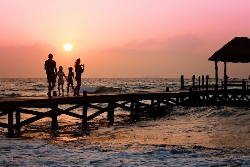 Viaggi: in Italia le famiglie partono con i figli